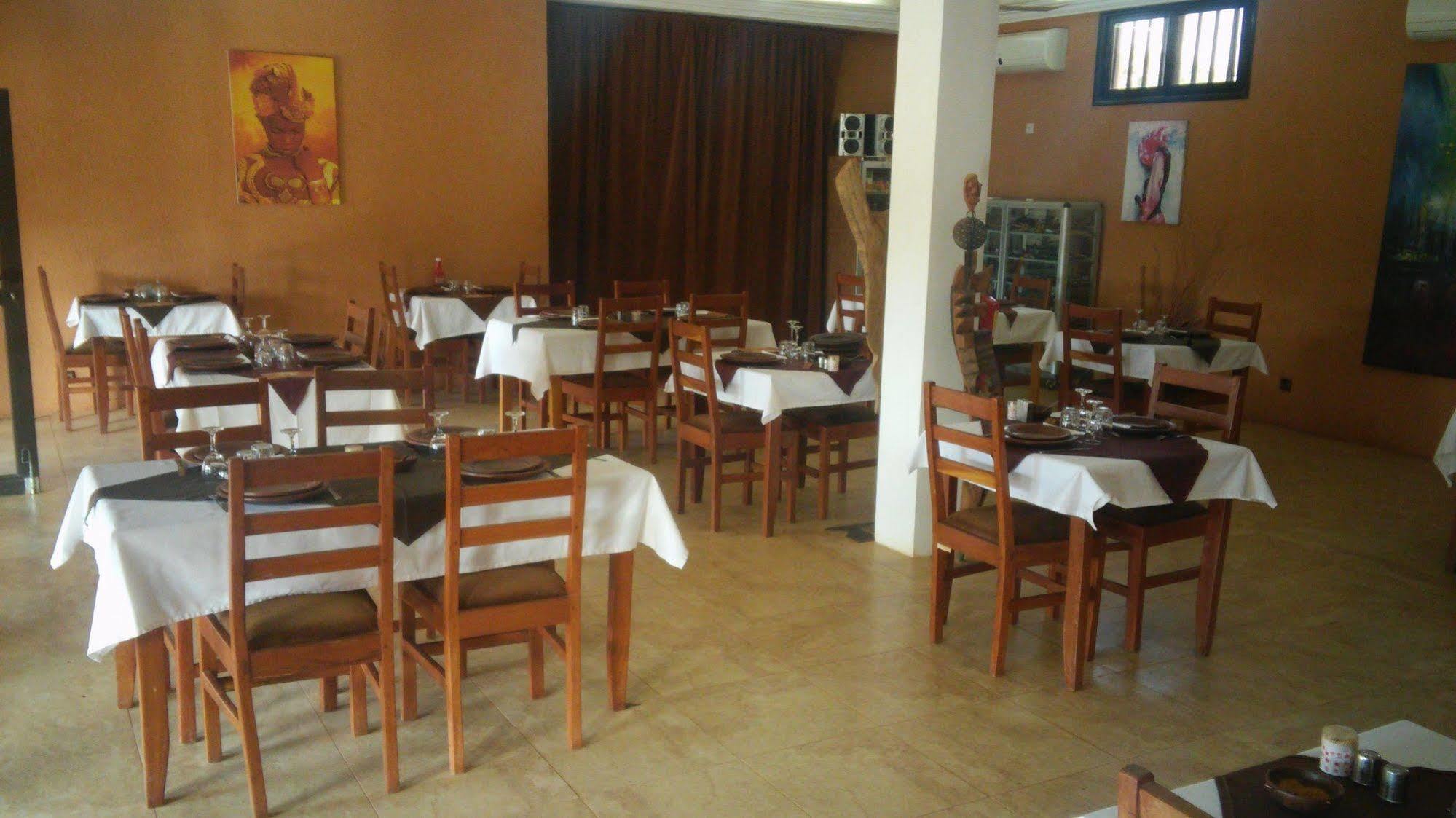 Hotel Le Grand Calao Ouagadougou Esterno foto